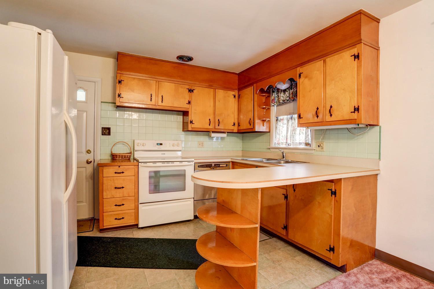 538 Abbeyville Road Lancaster, PA 17603 - Photo 3 of 22 Gallery Image 3