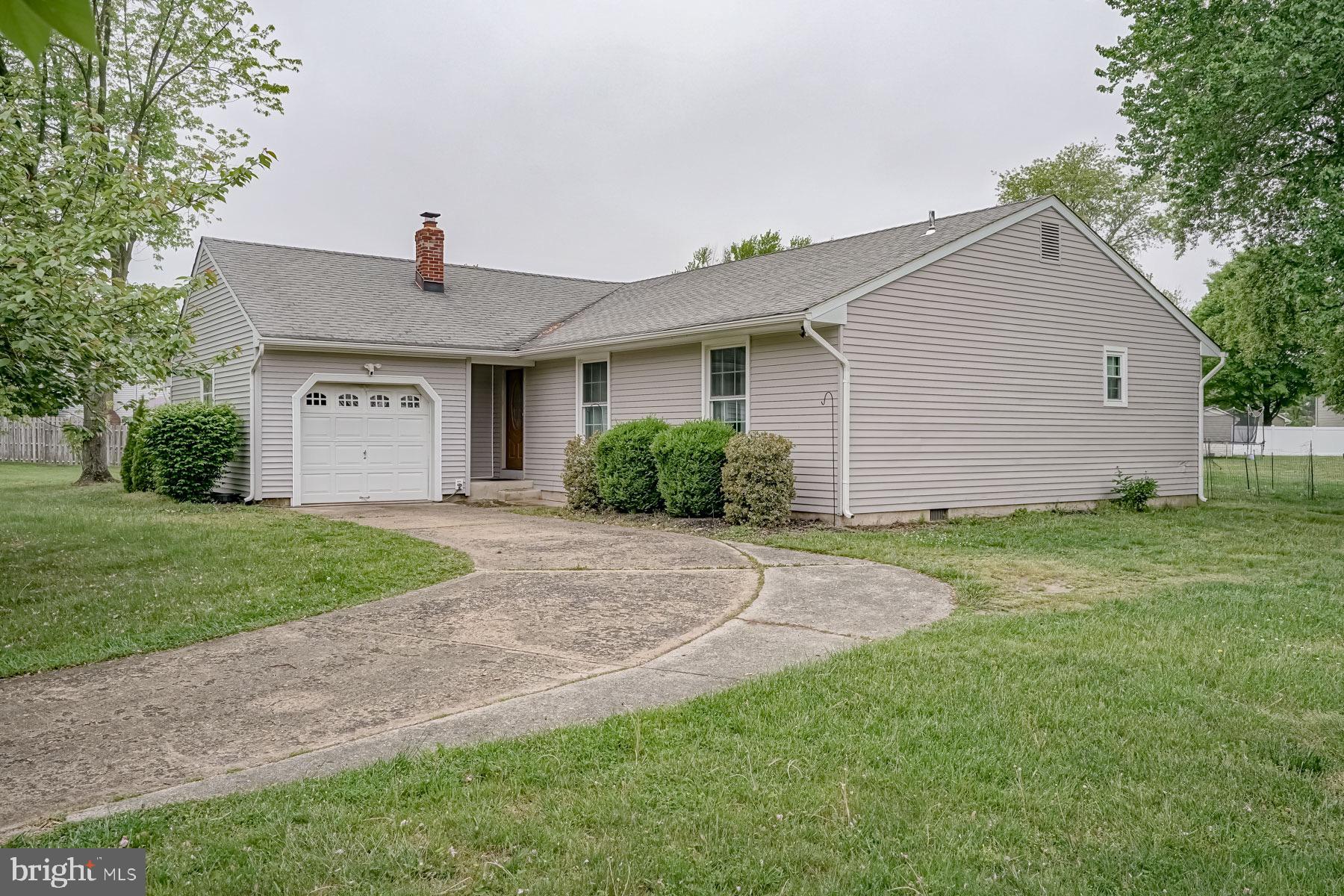 55 Wayside Road Berlin, NJ 08009 - Photo 3 of 30 Gallery Image 3