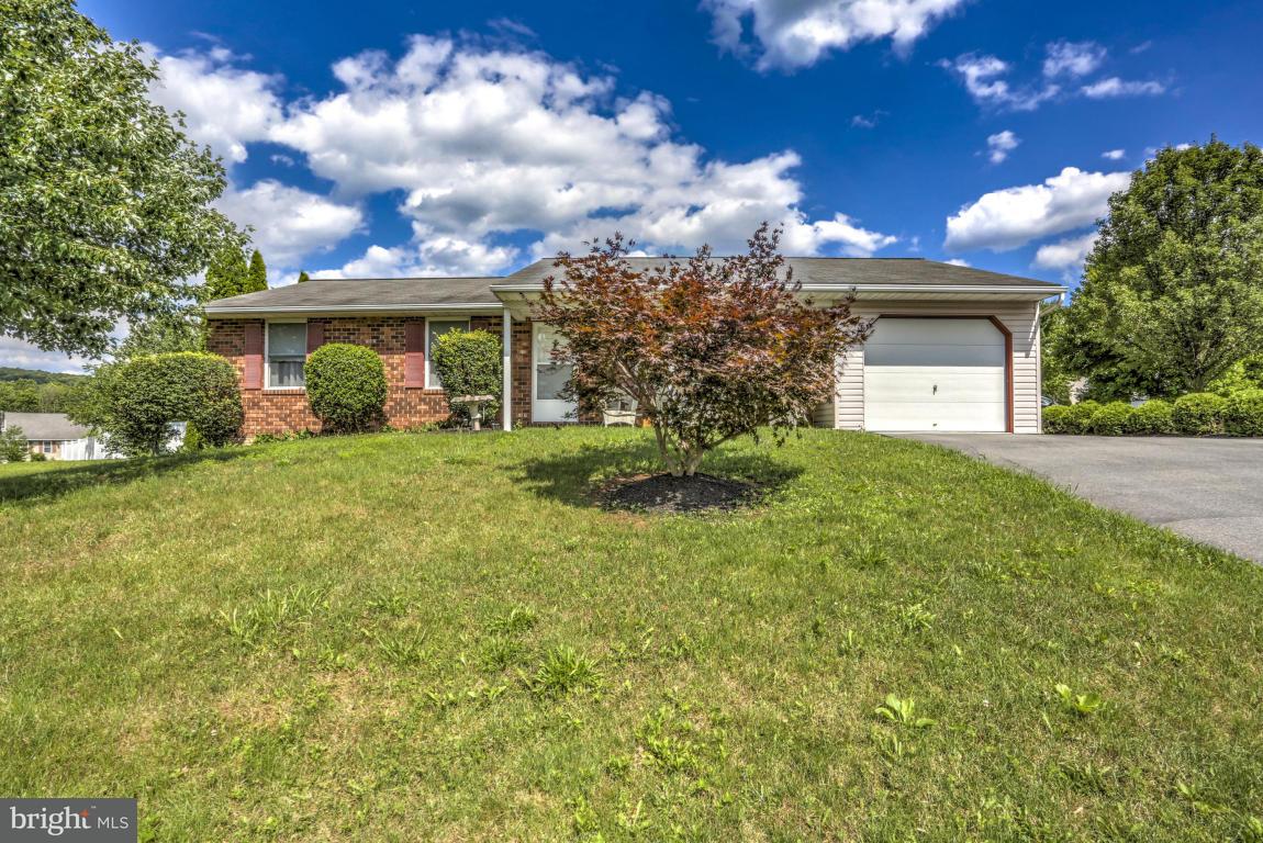 9 Spring House Lane Denver, PA 17517 - Photo 1 of 27 Gallery Image 1