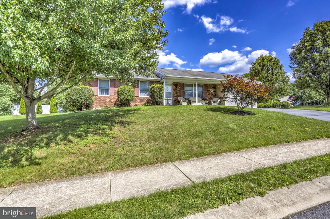 9 Spring House Lane Denver, PA 17517 - Photo 2 of 27 Gallery Image 2
