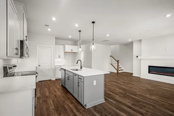 $474,990 | 1926 Hildebrand Lane, Columbia, TN 38401
