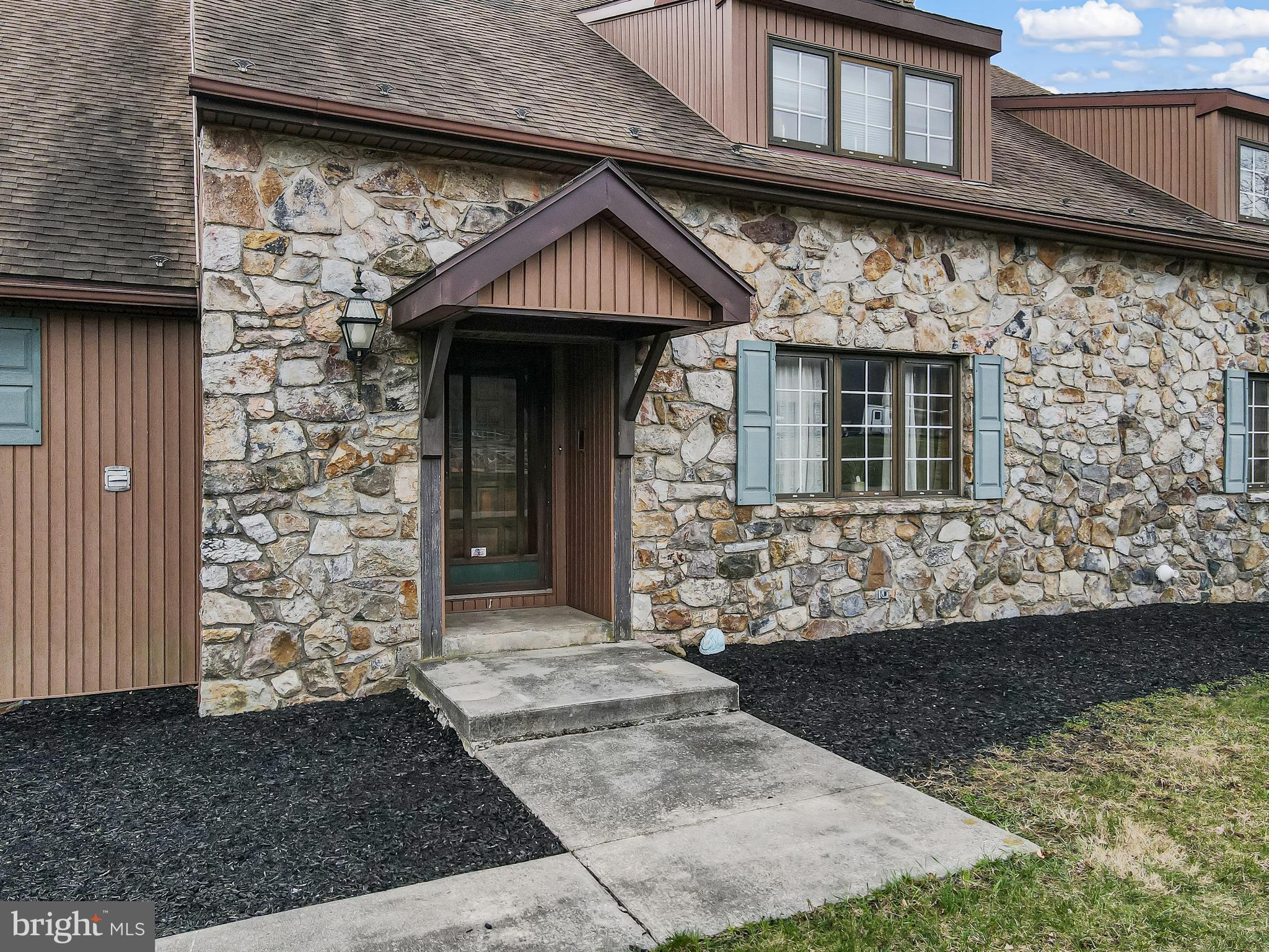 332 Blue Rocks Road Lenhartsville, PA 19534 - Photo 4 of 109