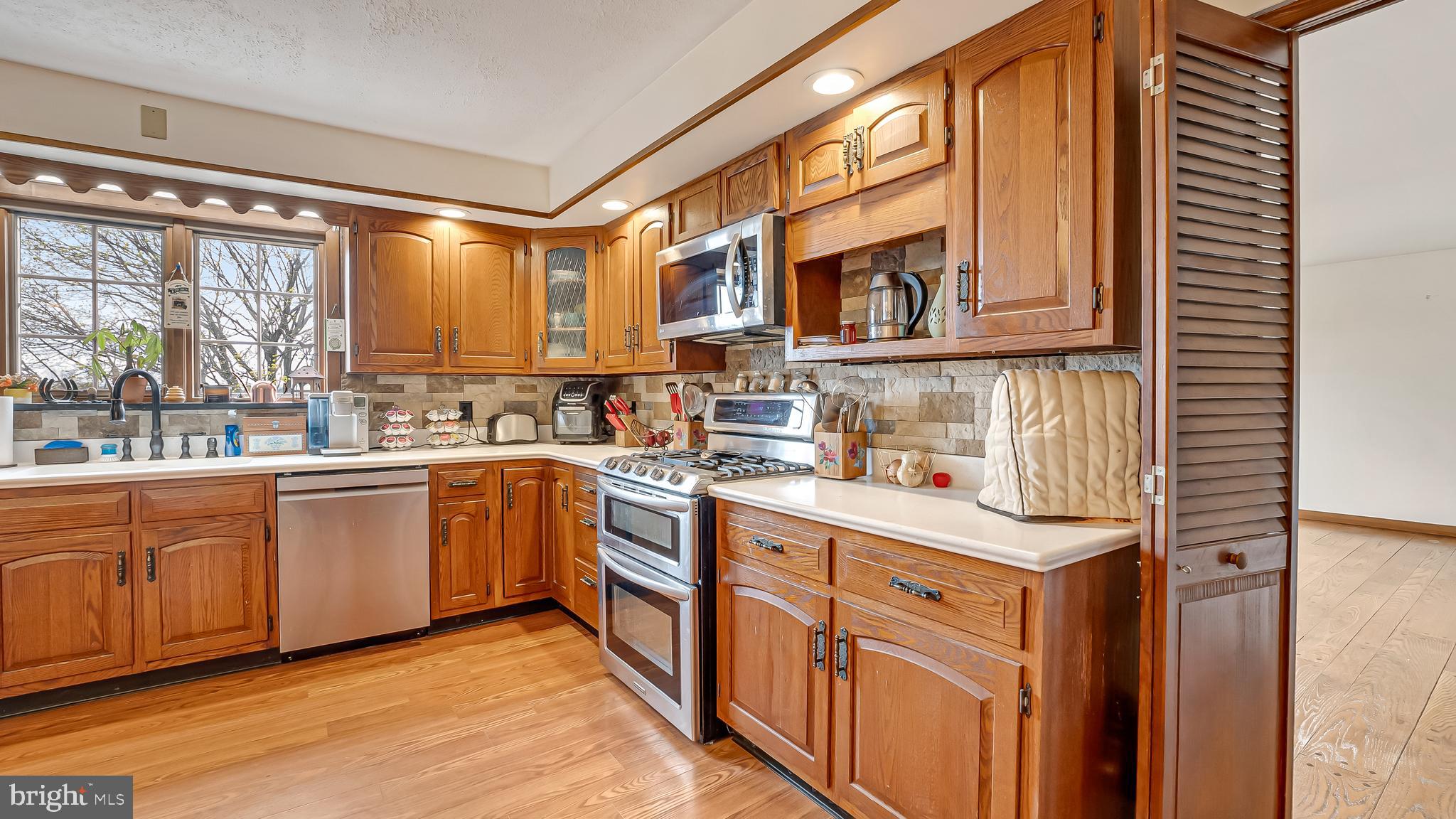 332 Blue Rocks Road Lenhartsville, PA 19534 - Photo 8 of 109 stainless steel appliances