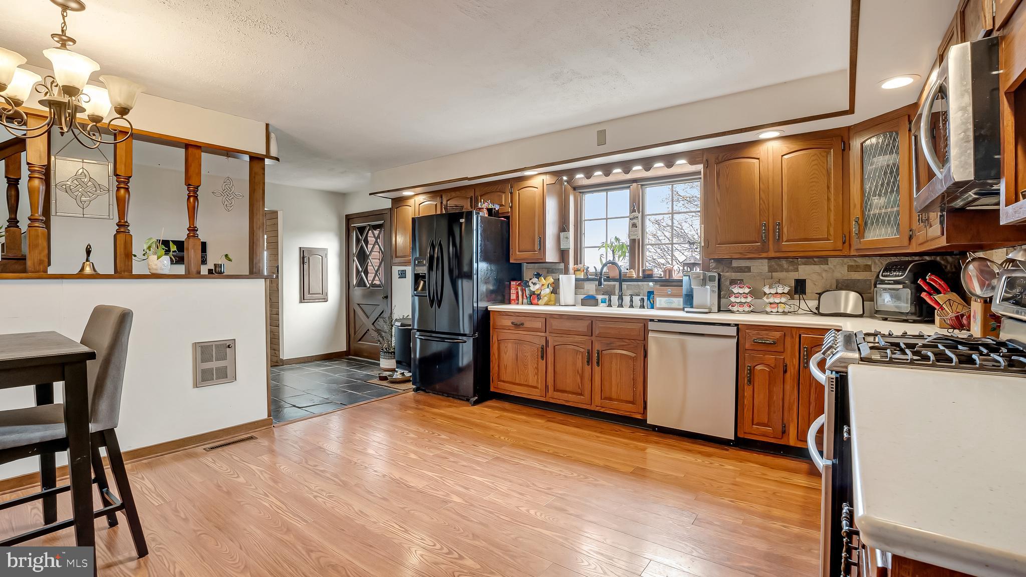 332 Blue Rocks Road Lenhartsville, PA 19534 - Photo 10 of 109