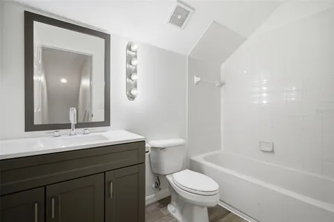 $379,000 | 10604 Lakeside Vista Drive, Riverview, FL 33569