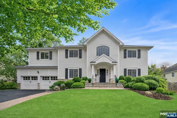 $1,880,000 | 56 Arnold Avenue, Closter, NJ 07624