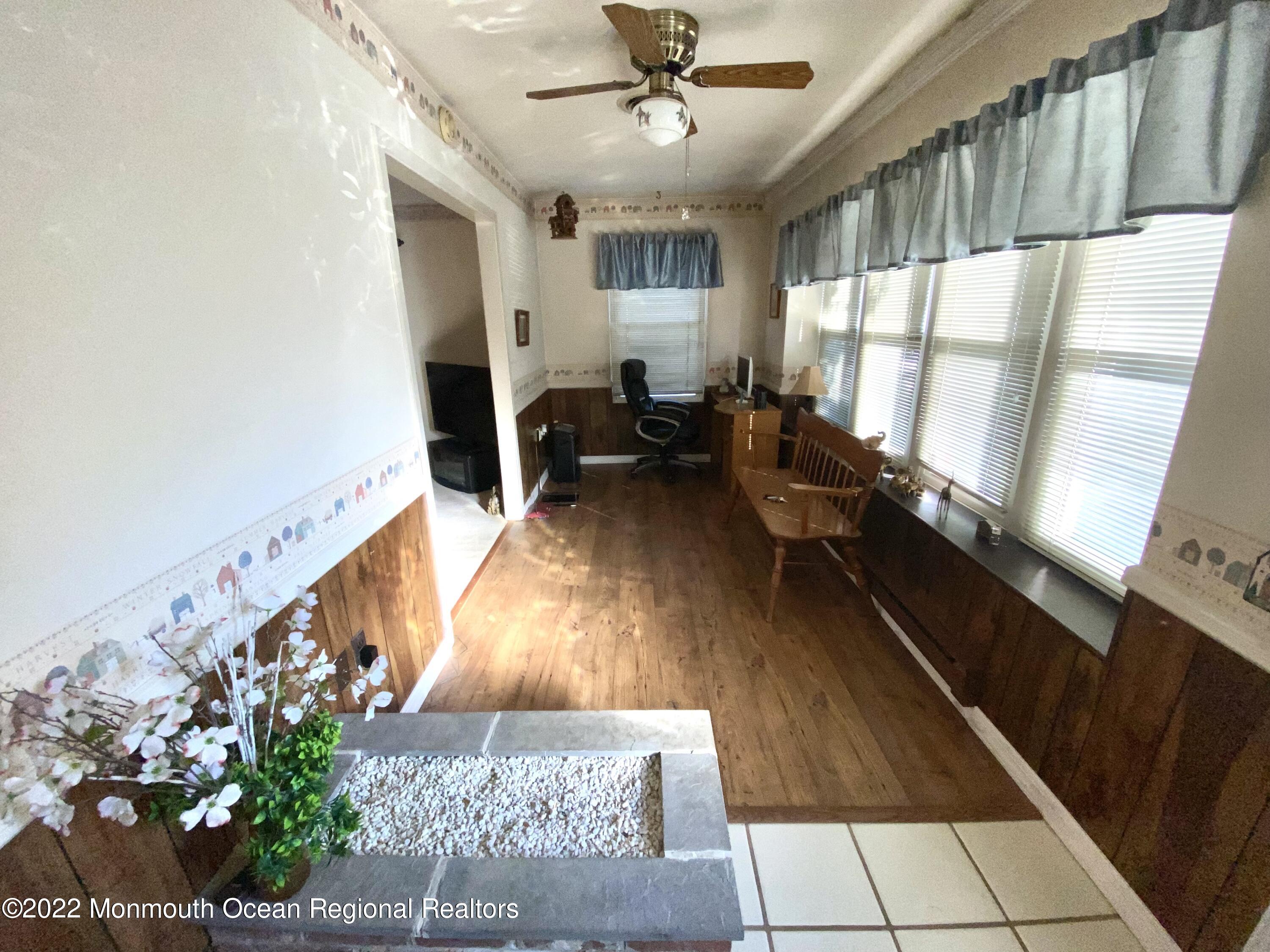 141 B Sunset Road Whiting, NJ 08759 - Photo 2 of 9 Front Room
