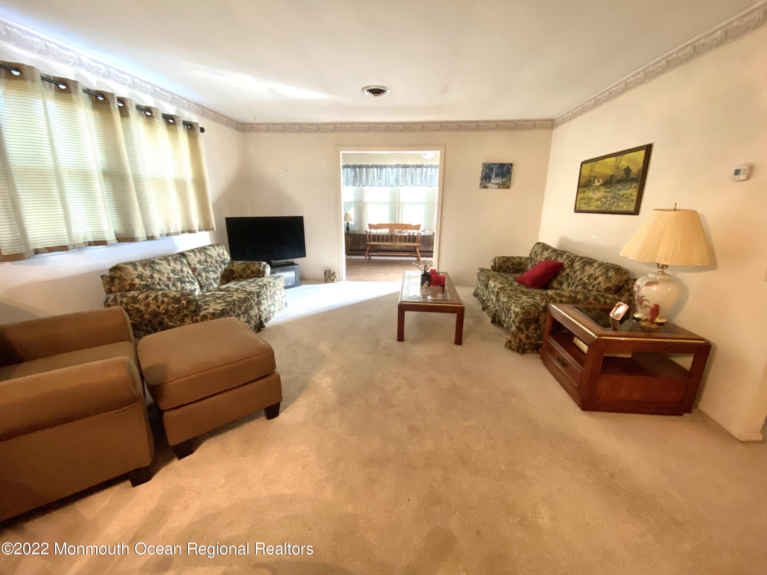 141 B Sunset Road Whiting, NJ 08759 - Photo 3 of 9 Living Room