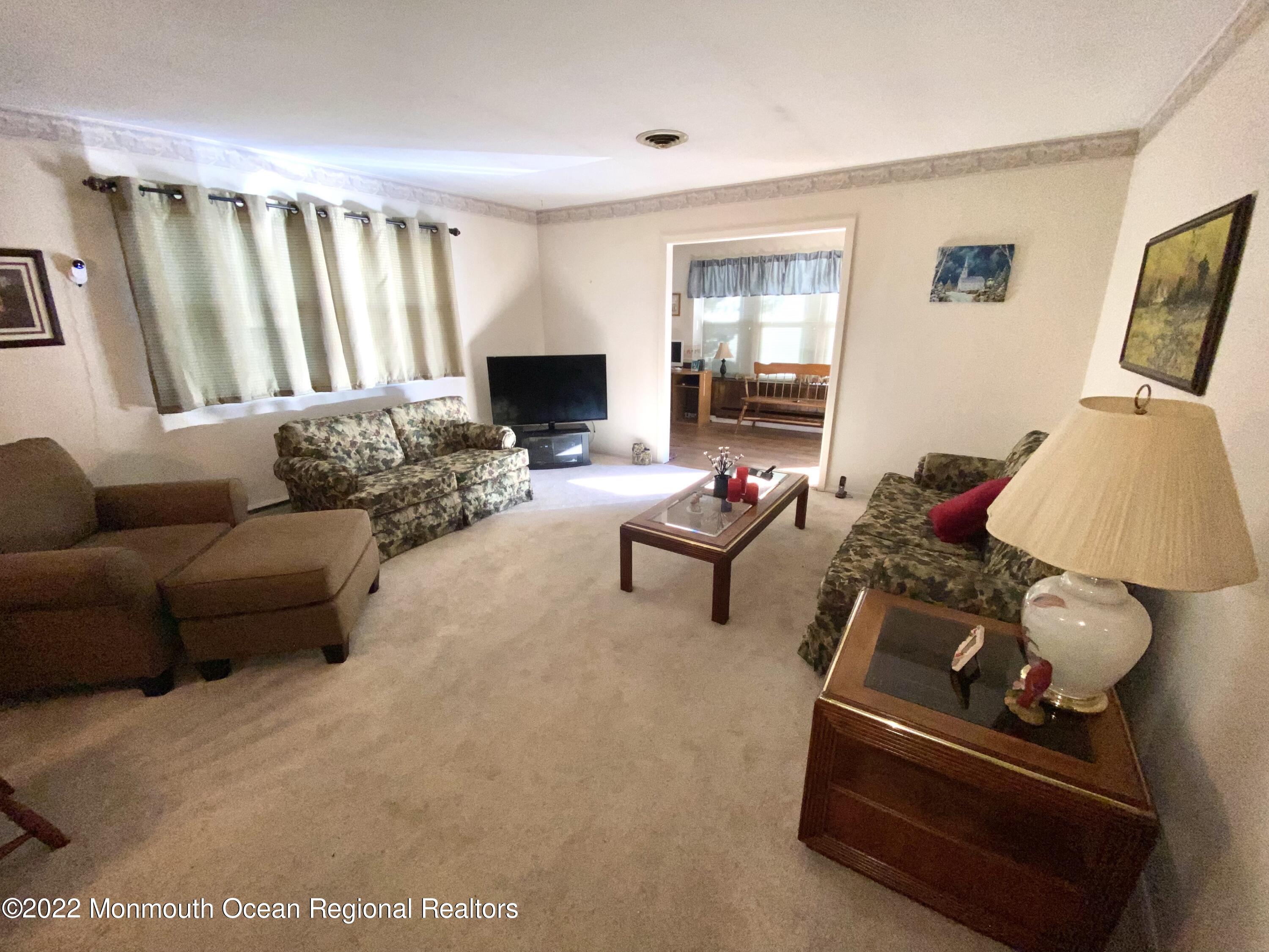 141 B Sunset Road Whiting, NJ 08759 - Photo 4 of 9 Living Room