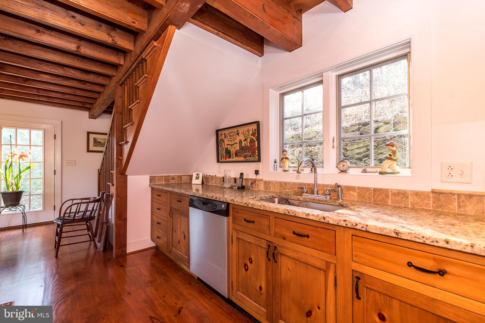 213 River Road Pipersville, PA 18947 - Photo 17 of 37 Kitchen has ample granite counter space