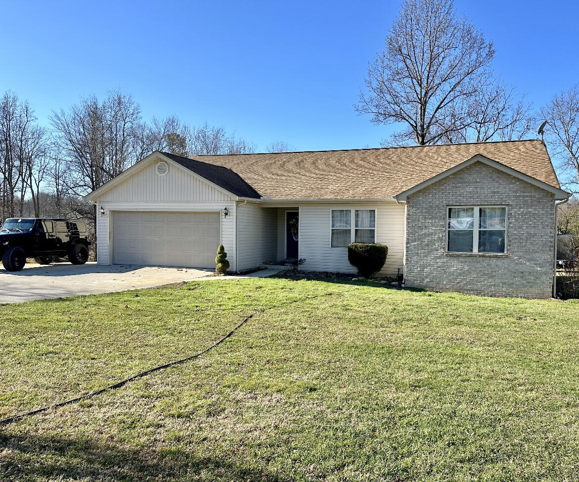 241 Grandview Lane Strunk, KY 42649 - Photo 1 of 28 B24D2AE0-E043-4A15-8AAA-3606EB5B4F22