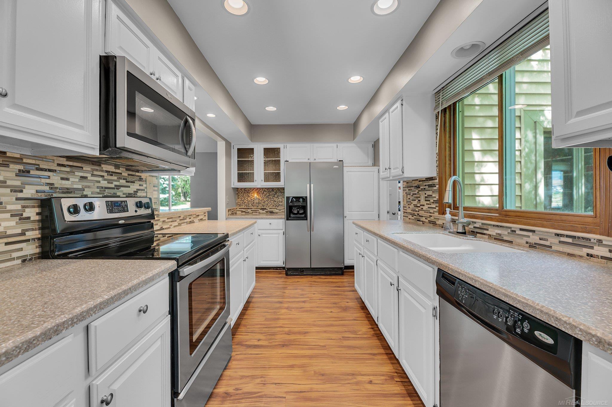 1141 Heights Road Lake Orion, MI 48362 - Photo 8 of 38 50143551-5a899128-65a8-45b7-a612-ac750e5a168f.JPG