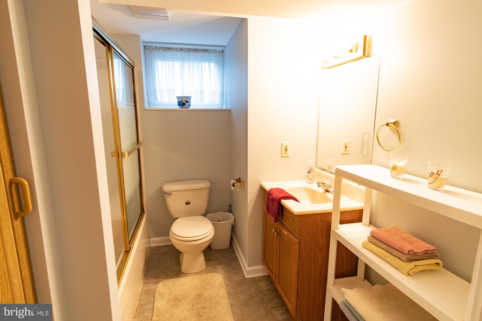 3343 Garnet Road Baltimore, MD 21234 - Photo 23 of 30 Bath