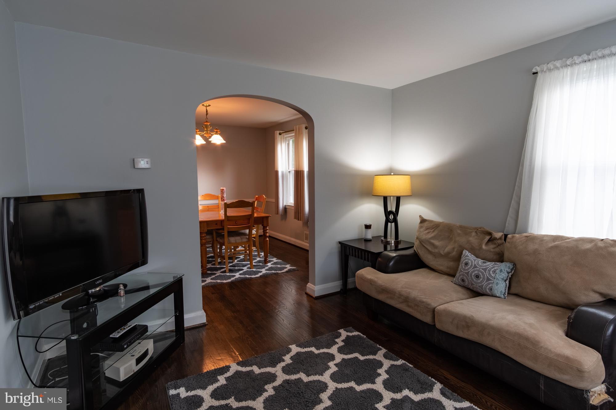 3343 Garnet Road Baltimore, MD 21234 - Photo 5 of 30 Living Room