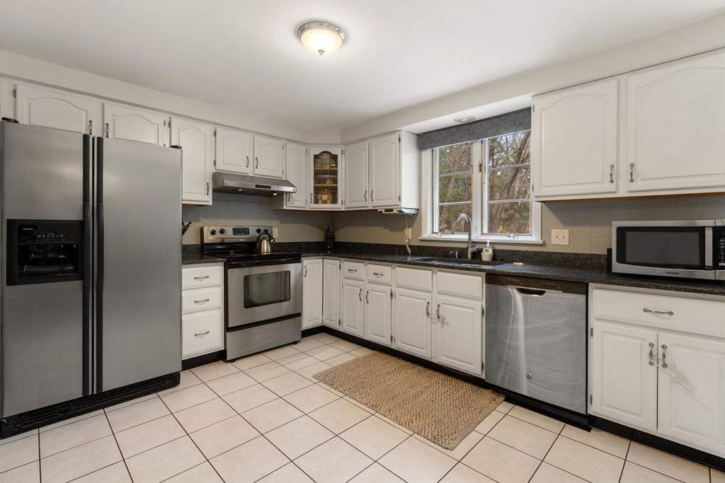 31 Oak Hill Road Wayland, MA 01778 - Photo 5 of 18