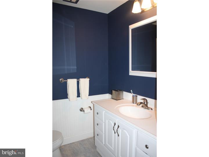 1700 Addison Street Philadelphia, PA 19146 - Photo 18 of 25 Bathroom