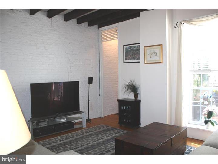 1700 Addison Street Philadelphia, PA 19146 - Photo 5 of 25 Living Room