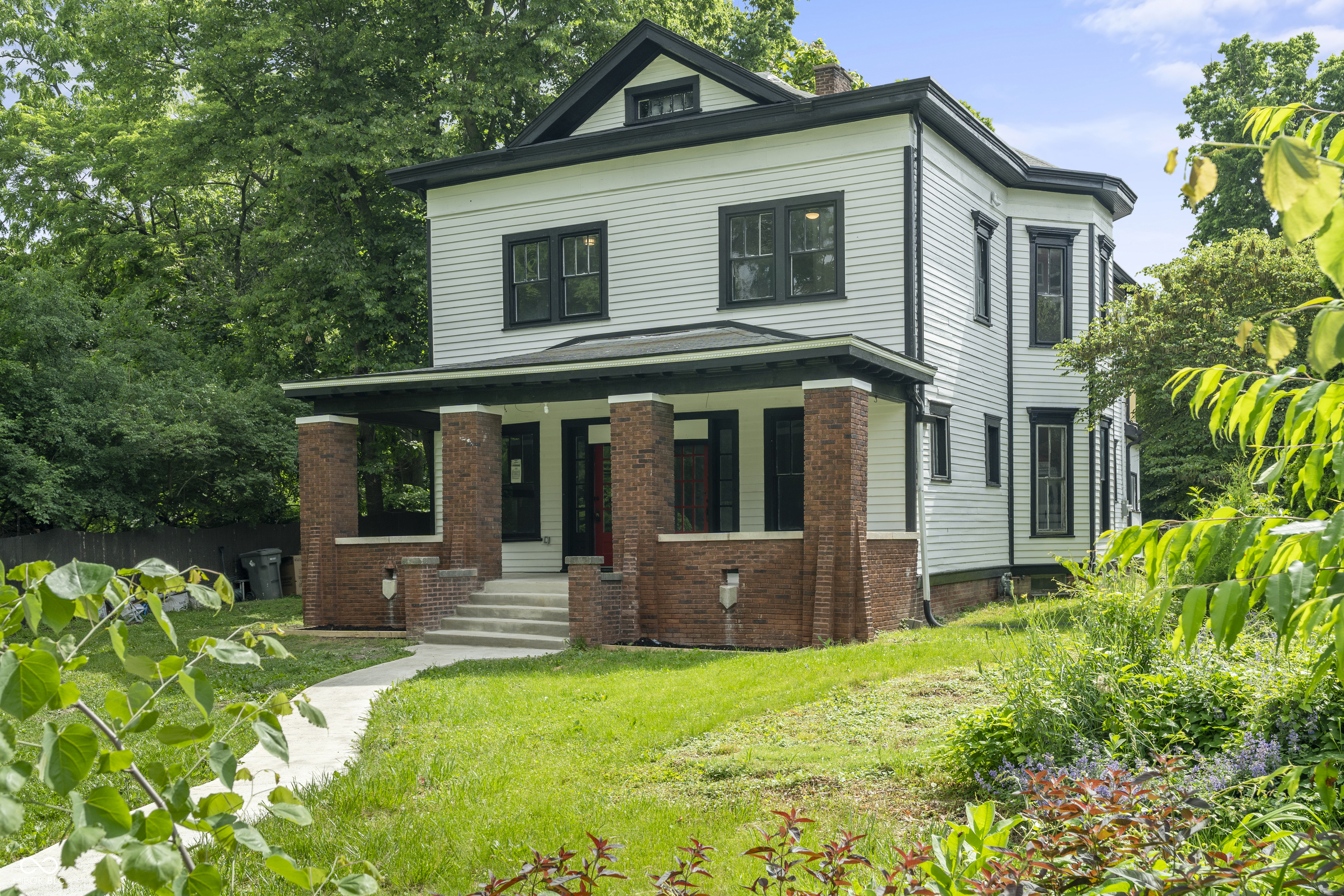 59 North Audubon Road Indianapolis, IN 46219 - Photo 2 of 39