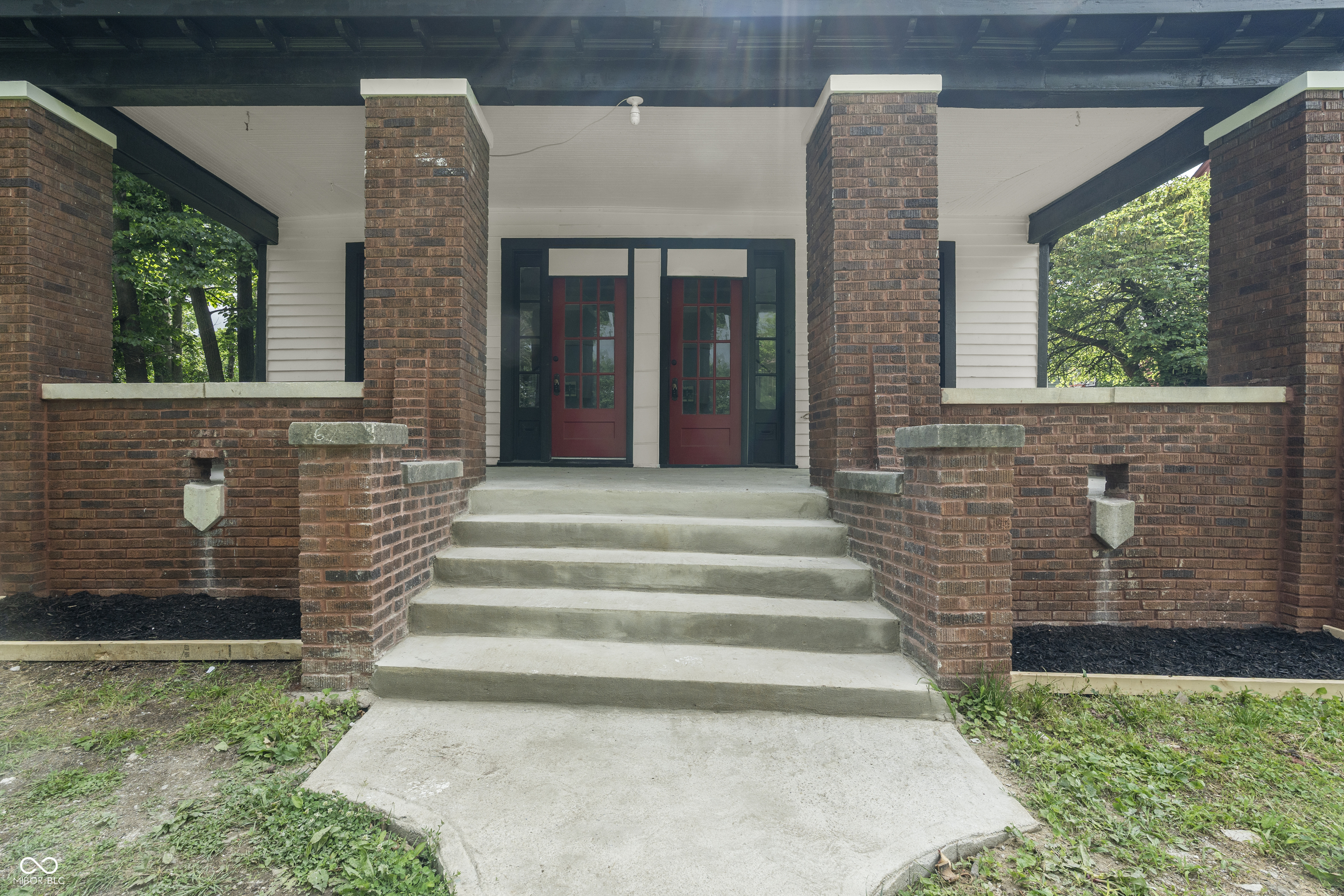 59 North Audubon Road Indianapolis, IN 46219 - Photo 3 of 39