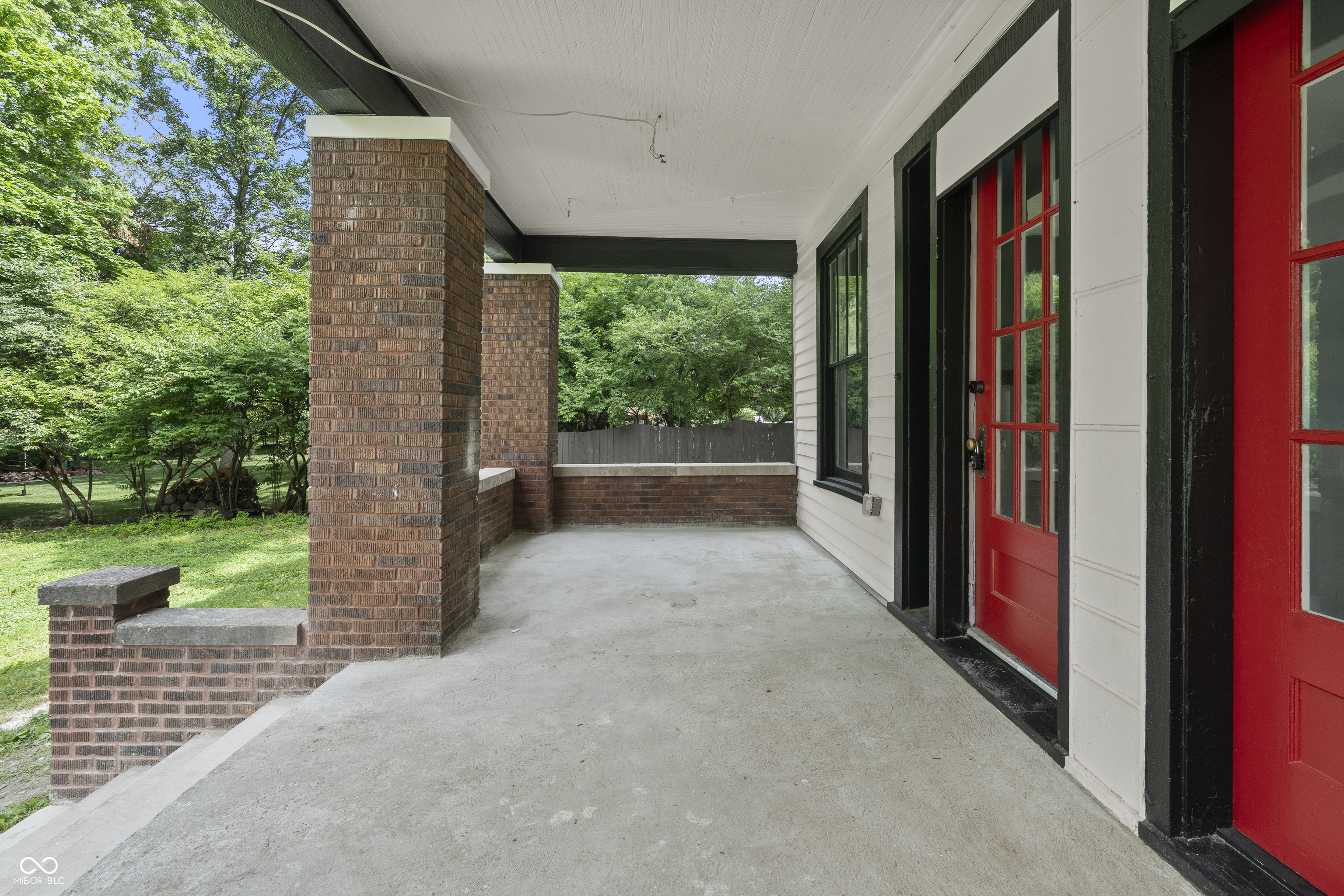 59 North Audubon Road Indianapolis, IN 46219 - Photo 4 of 39