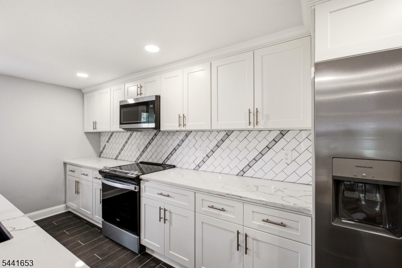 48 Petersburg Road Hackettstown, NJ 07840 - Photo 15 of 36