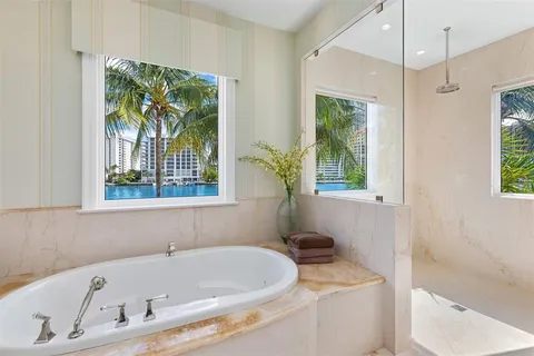 $30,000,000 | 2716 Aqua Vista Boulevard, Fort Lauderdale, FL 33301