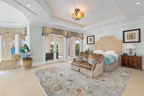 $30,000,000 | 2716 Aqua Vista Boulevard, Fort Lauderdale, FL 33301