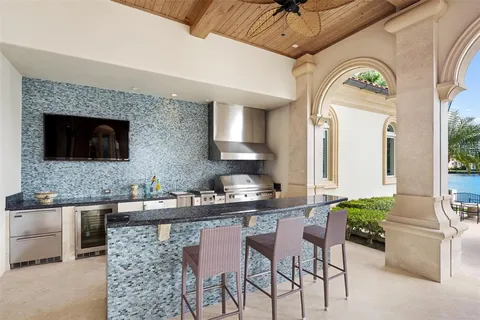 $30,000,000 | 2716 Aqua Vista Boulevard, Fort Lauderdale, FL 33301