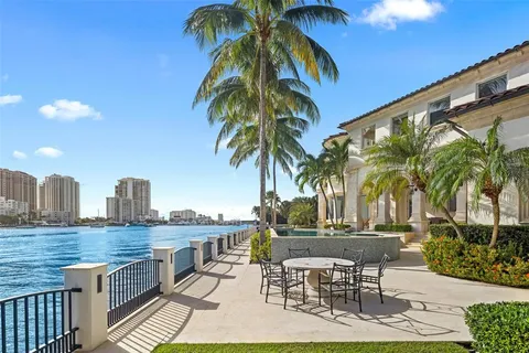 $30,000,000 | 2716 Aqua Vista Boulevard, Fort Lauderdale, FL 33301