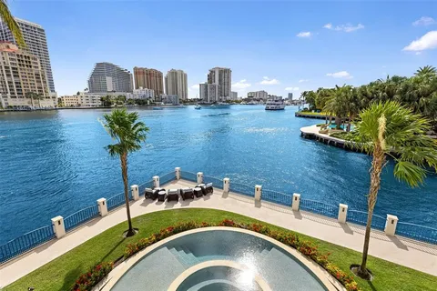 $30,000,000 | 2716 Aqua Vista Boulevard, Fort Lauderdale, FL 33301