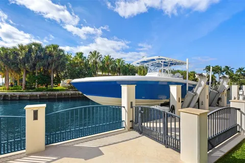 $30,000,000 | 2716 Aqua Vista Boulevard, Fort Lauderdale, FL 33301