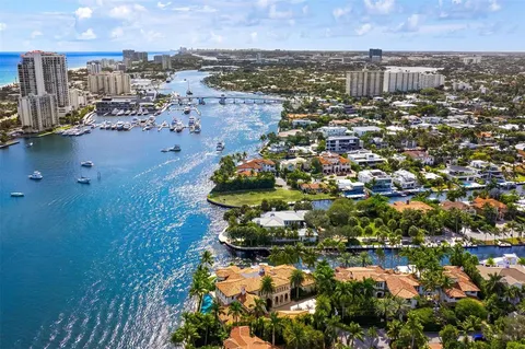 $30,000,000 | 2716 Aqua Vista Boulevard, Fort Lauderdale, FL 33301