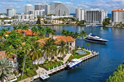 $30,000,000 | 2716 Aqua Vista Boulevard, Fort Lauderdale, FL 33301