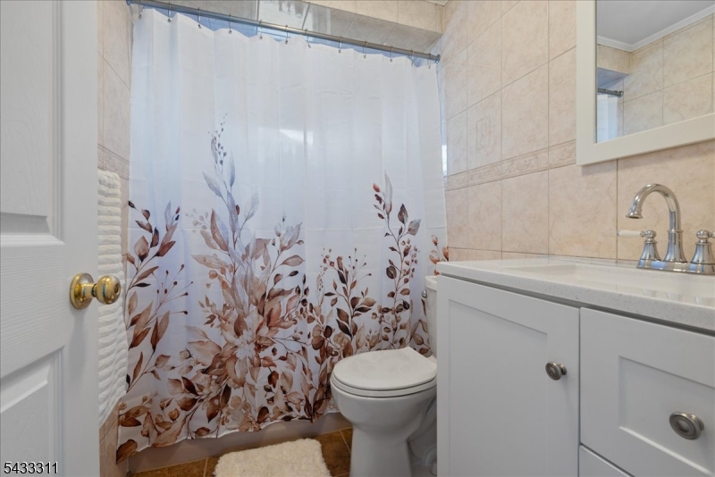 175 Colonial Road West Union, NJ 07083 - Photo 30 of 50