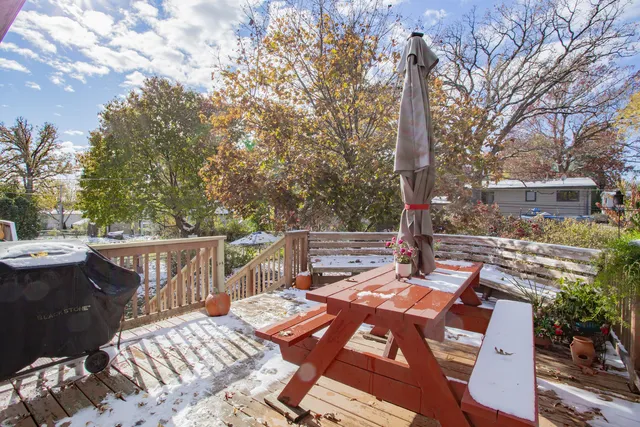 $319,900 | 106 Woodcrest Circle, Streamwood, IL 60107