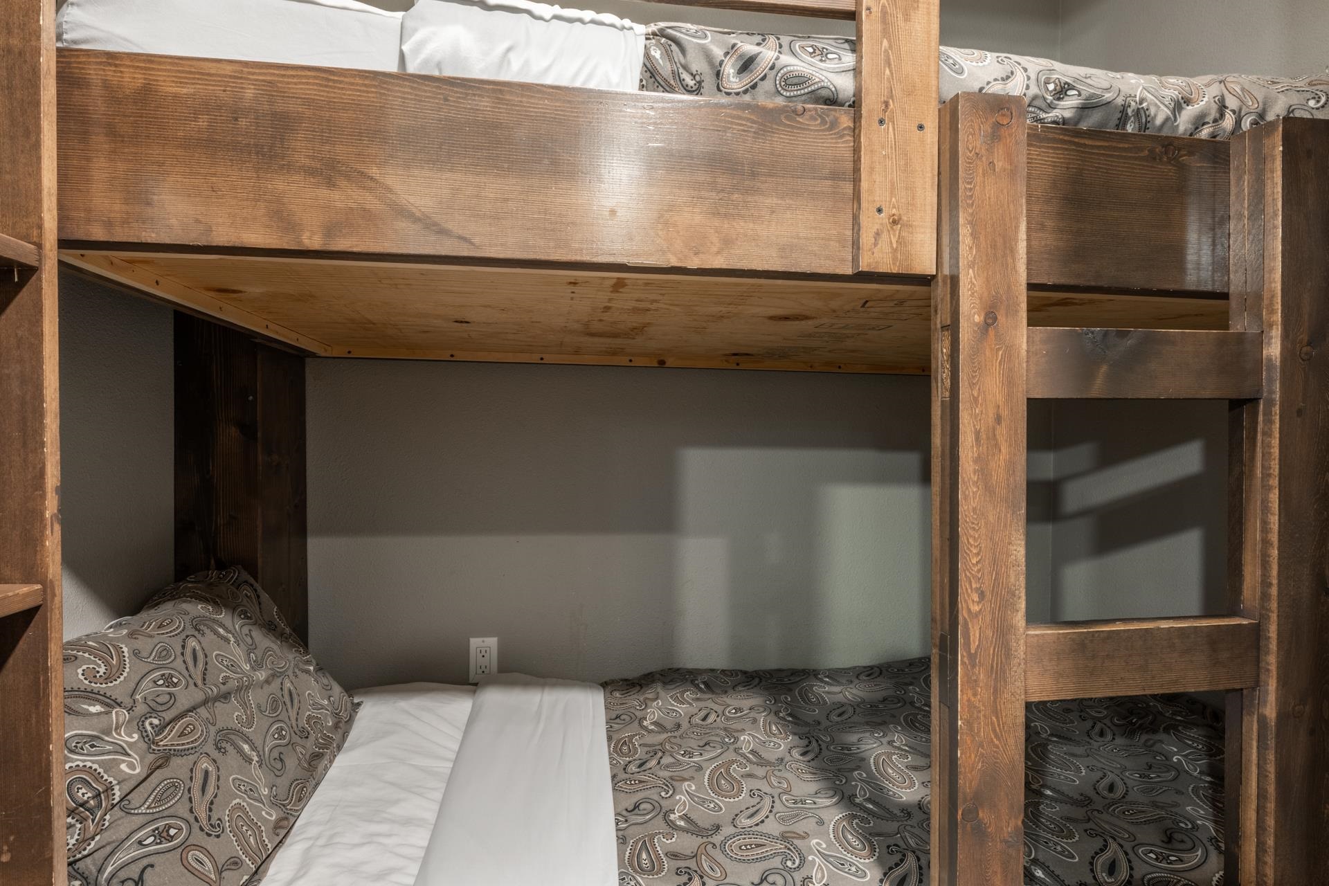 2499 Sierra Nevada Road, Unit S1 Mammoth Lakes, CA 93546 - Photo 17 of 38