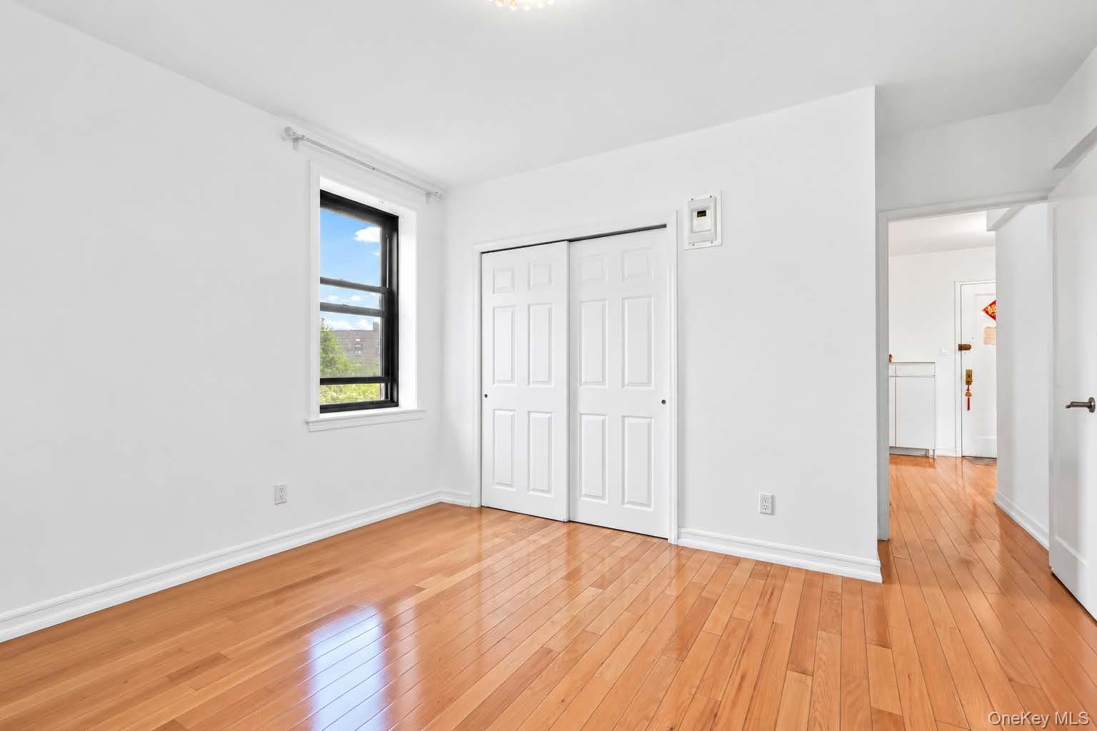 140-08 28th Road, Unit 5F Queens, NY 11354 - Photo 5 of 10 Gallery Image 5