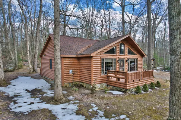 $379,999 | 128 Shore Drive North, Wurtsboro, NY 12790