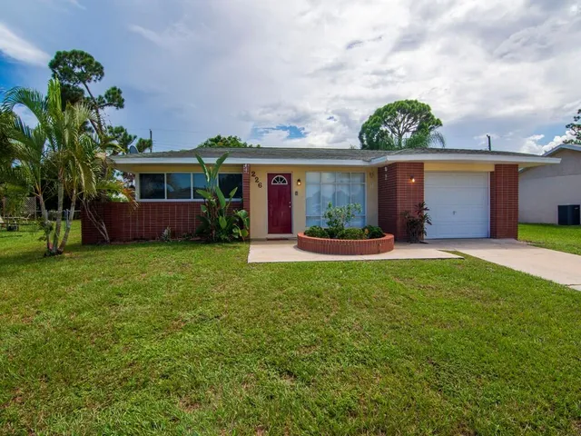 $2,000 | 226 Southwest Reynolds Avenue, Port St. Lucie, FL 34983