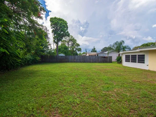 $2,000 | 226 Southwest Reynolds Avenue, Port St. Lucie, FL 34983