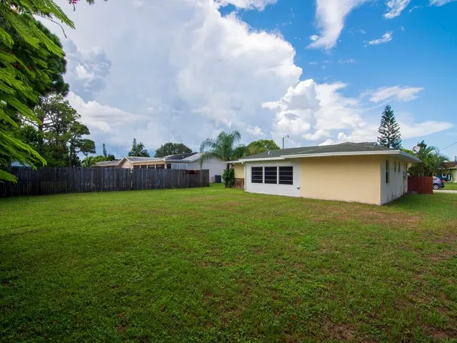$2,000 | 226 Southwest Reynolds Avenue, Port St. Lucie, FL 34983