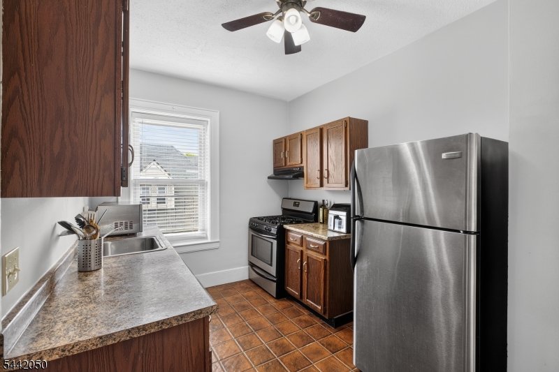 16 Forest Street Montclair, NJ 07042 - Photo 17 of 24