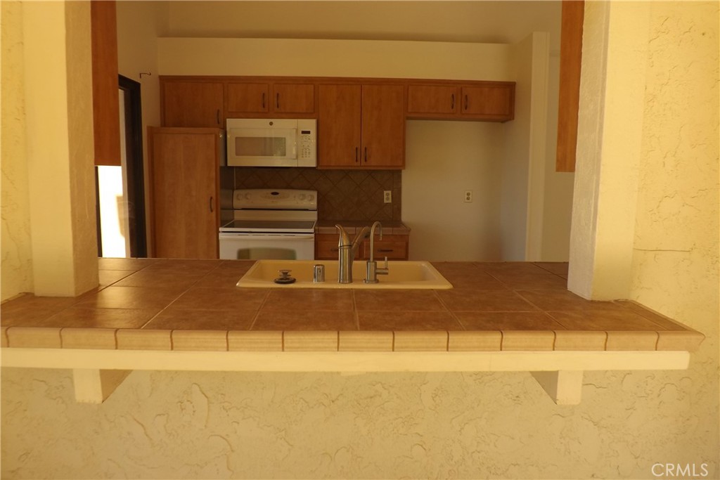 130 Avenida Adobe San Clemente, CA 92672 - Photo 12 of 26 a bathroom with a tub