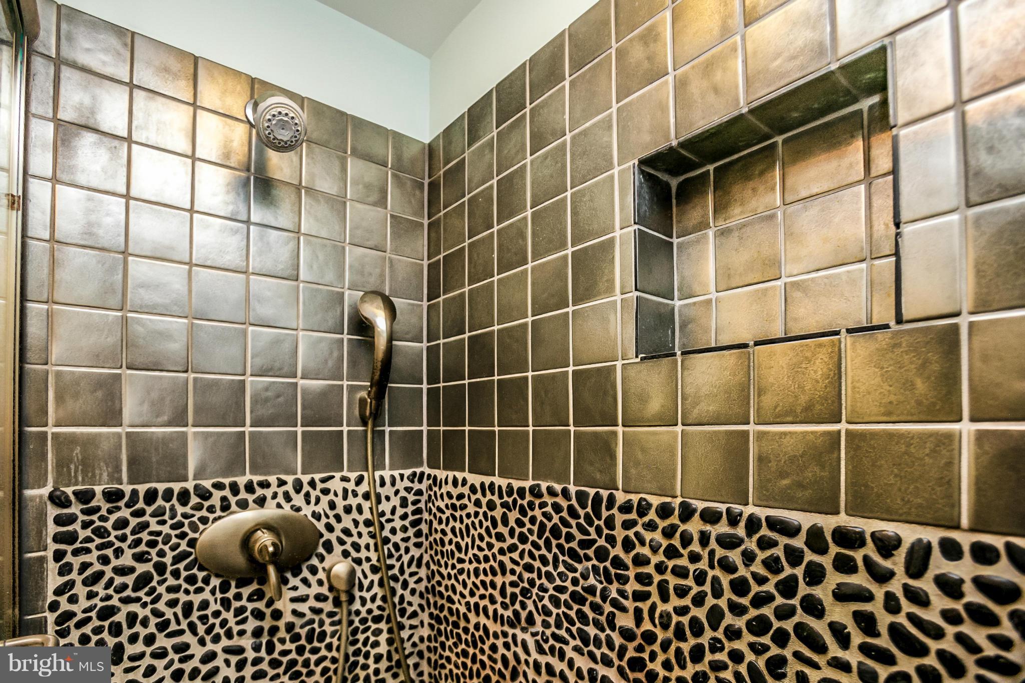 122 Charlesbrooke Road Baltimore, MD 21212 - Photo 14 of 30 Bath (Master)