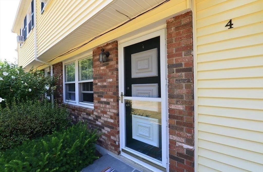 4 George Street, Unit 3 Plainville, MA 02762 - Photo 4 of 28