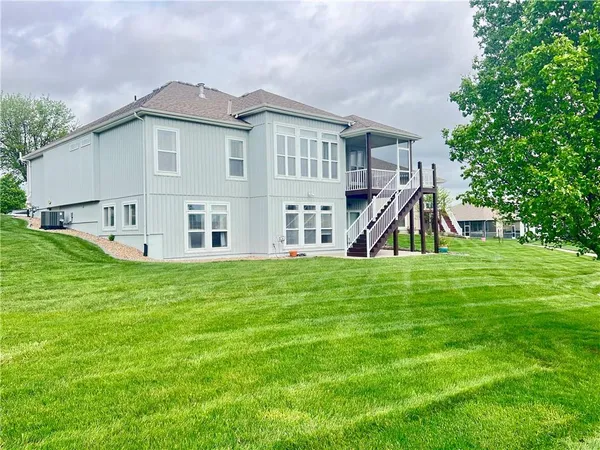 $465,000 | 901 Southwest Olympia Court, Lee's Summit, MO 64082
