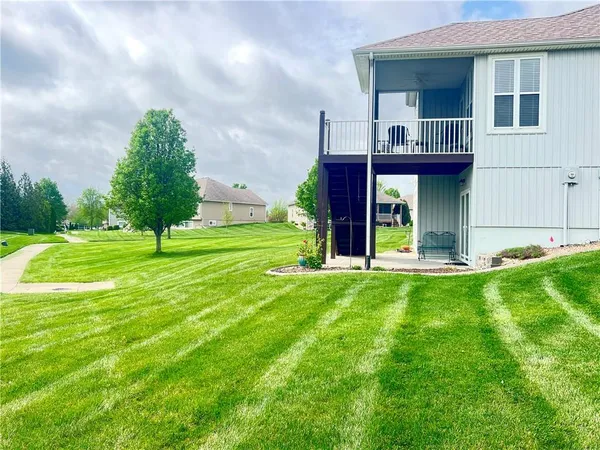 $465,000 | 901 Southwest Olympia Court, Lee's Summit, MO 64082