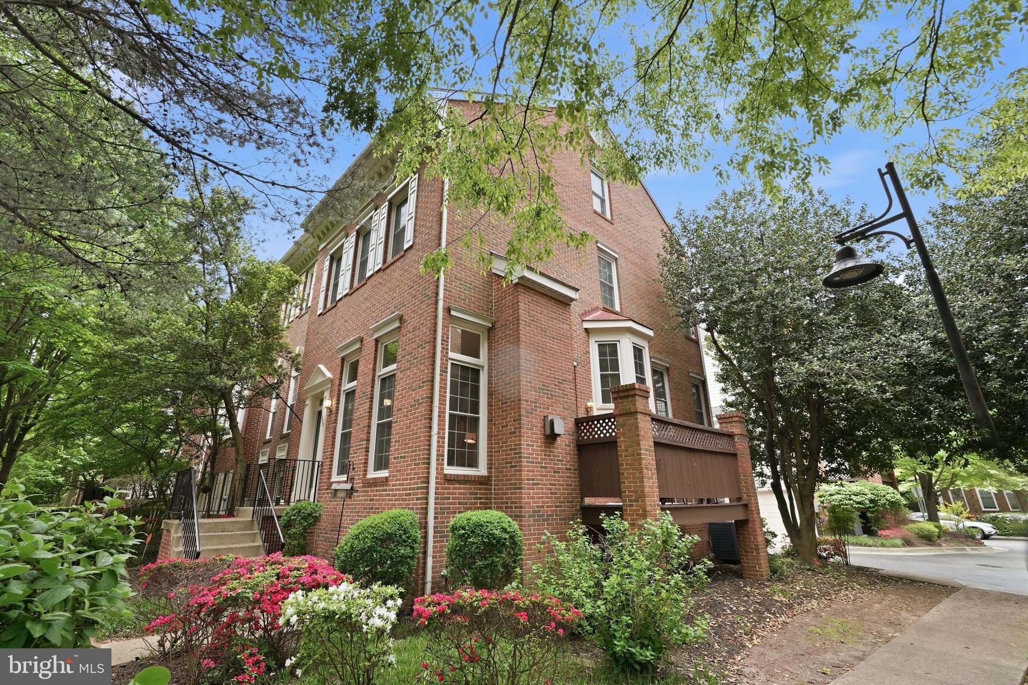 4662 West Braddock Road Alexandria, VA 22311 - Photo 37 of 42 Side Exterior View