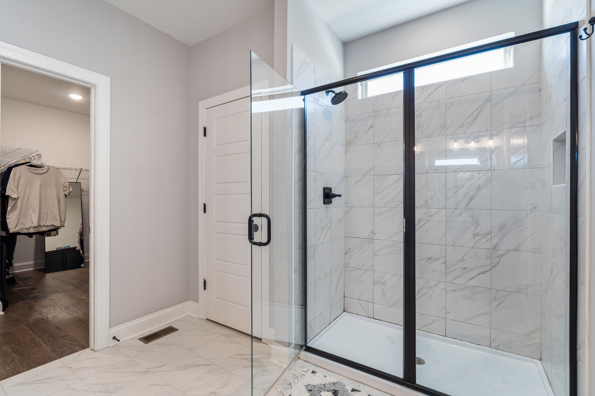 2070 Hamilton Chambers Road Lebanon, TN 37087 - Photo 20 of 43 a bathroom with a glass shower door