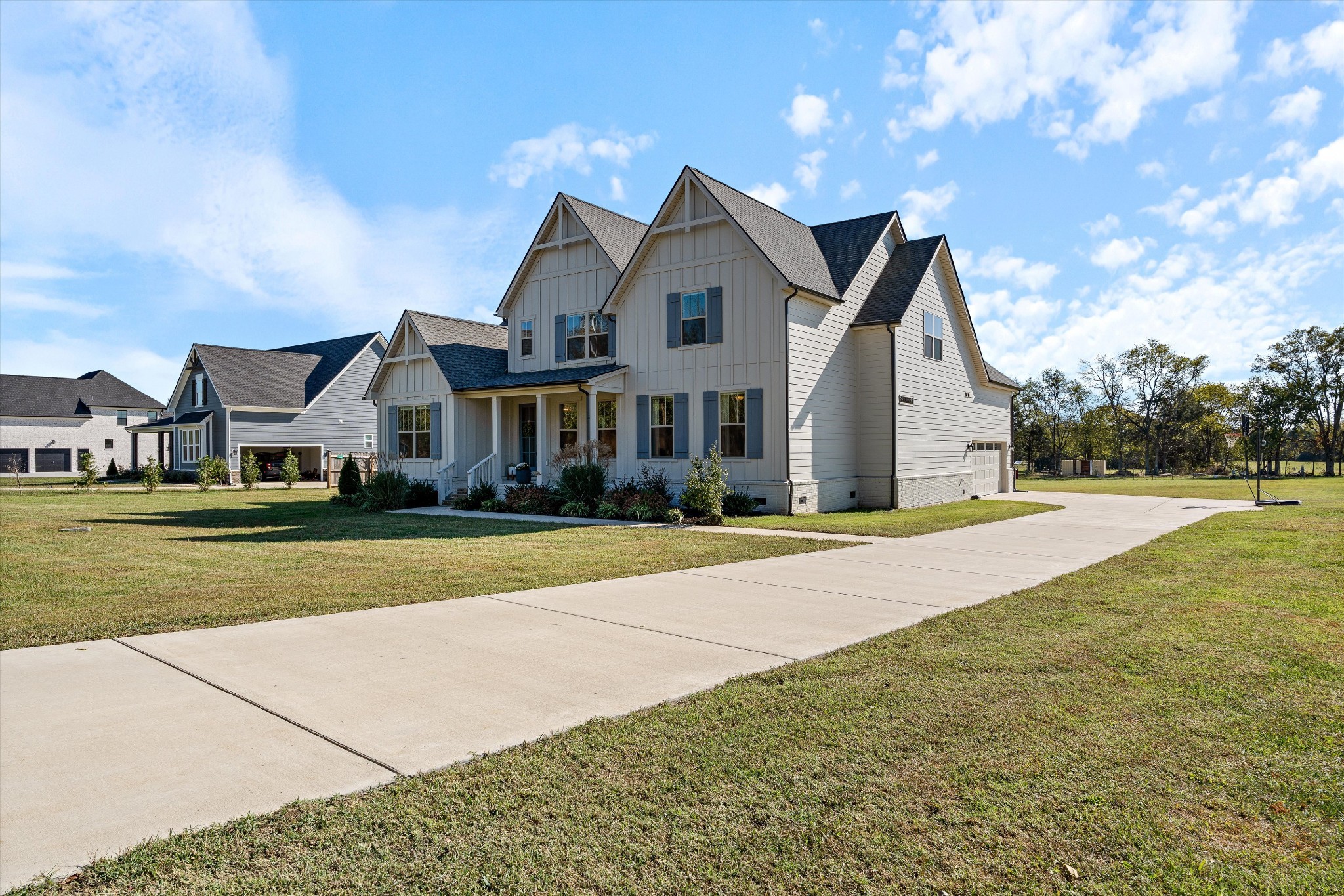 2070 Hamilton Chambers Road Lebanon, TN 37087 - Photo 35 of 43 a front view of a house with a yard